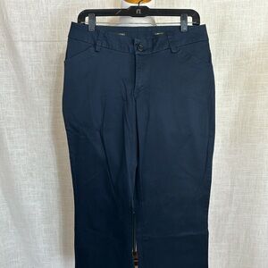 Lee Modern Series curvy fit petite straight leg navy chinos!